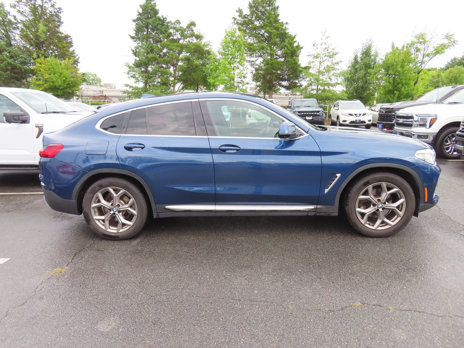 Used 2021 BMW X4 xDrive30i w/ Executive Package AWD/4WD image 4