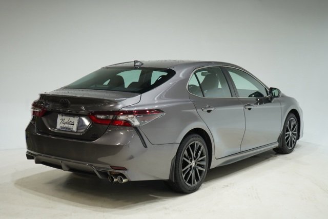 Used 2023 Toyota Camry SE image 7