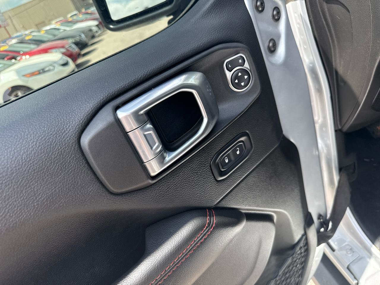 Used 2022 Jeep Gladiator Rubicon w/ Cold Weather Group AWD/4WD image 15