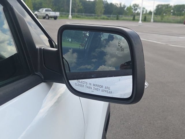 Used 2018 Ford Explorer XLT w/ Equipment Group 202A AWD/4WD image 6