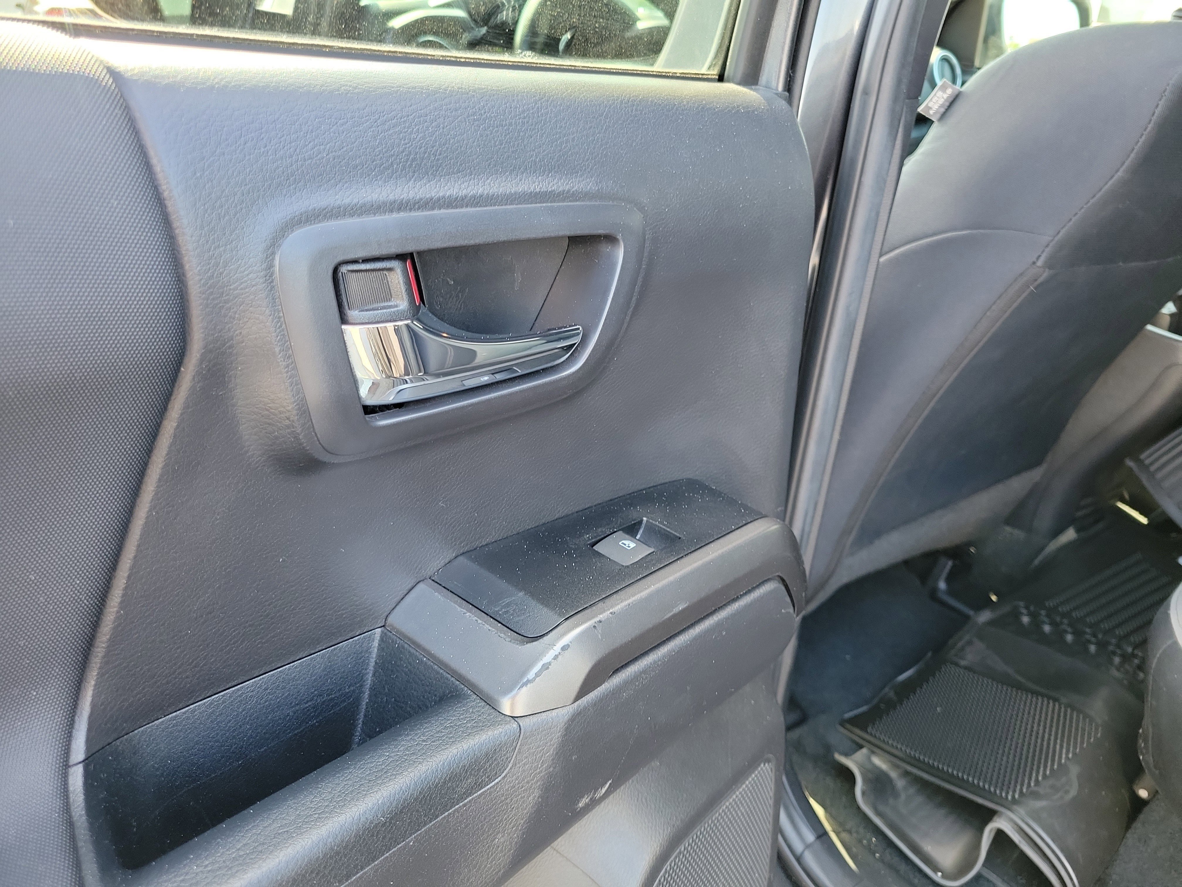 Used 2023 Toyota Tacoma TRD Off-Road AWD/4WD image 13