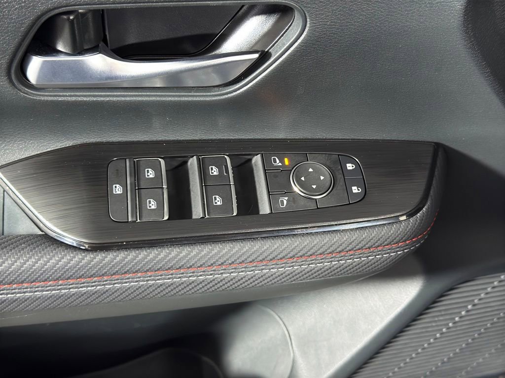 Certified 2025 Nissan Kicks SR AWD/4WD image 22