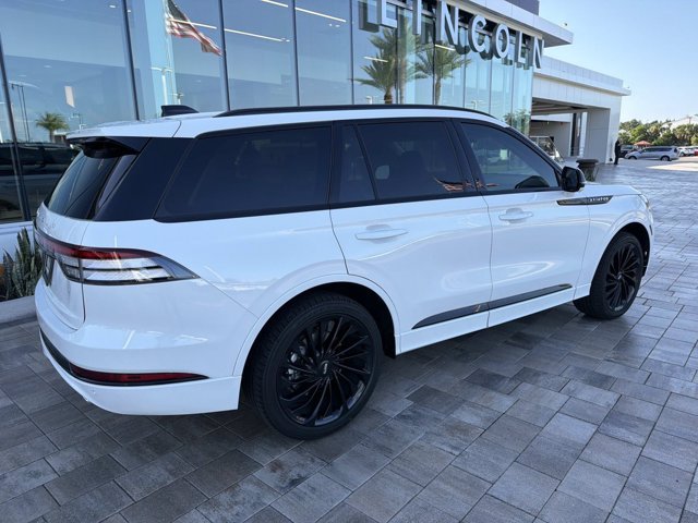 New 2026 Lincoln Aviator Reserve w/ Jet Appearance Package AWD/4WD image 2
