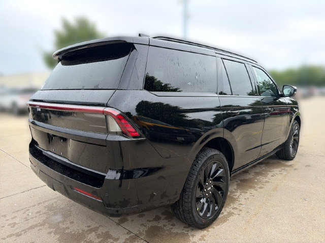 New 2026 Lincoln Navigator Reserve w/ Jet Appearance Package AWD/4WD image 6