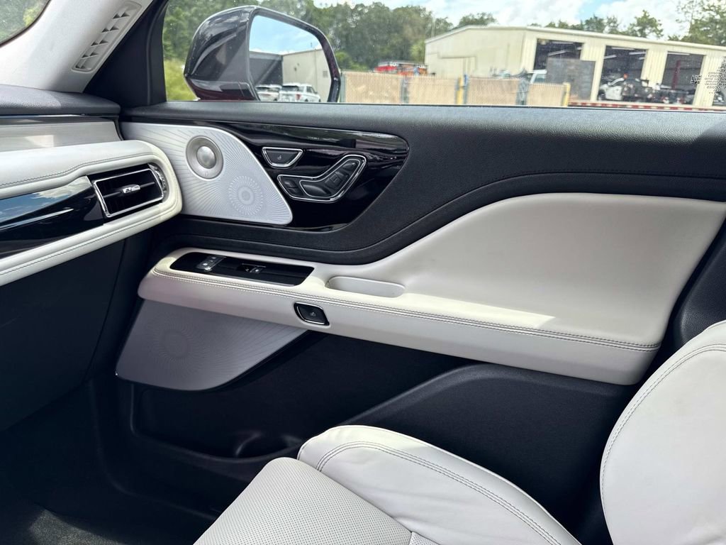 New 2025 Lincoln Aviator Reserve image 23