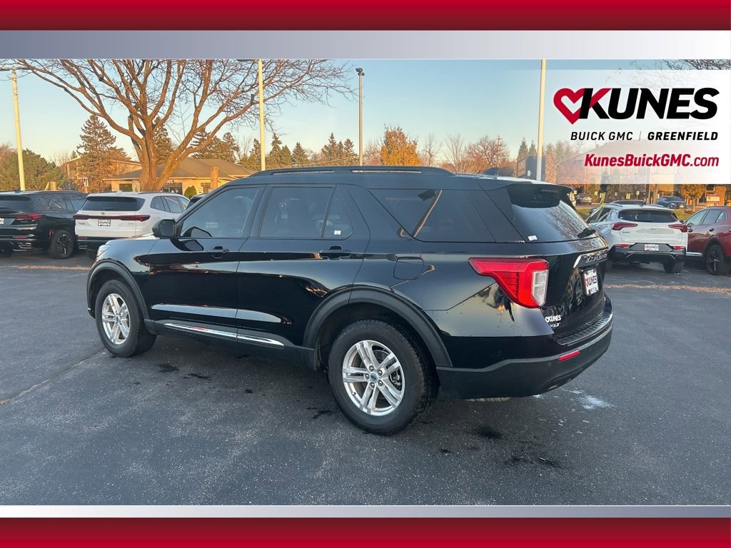 Used 2023 Ford Explorer XLT image 9