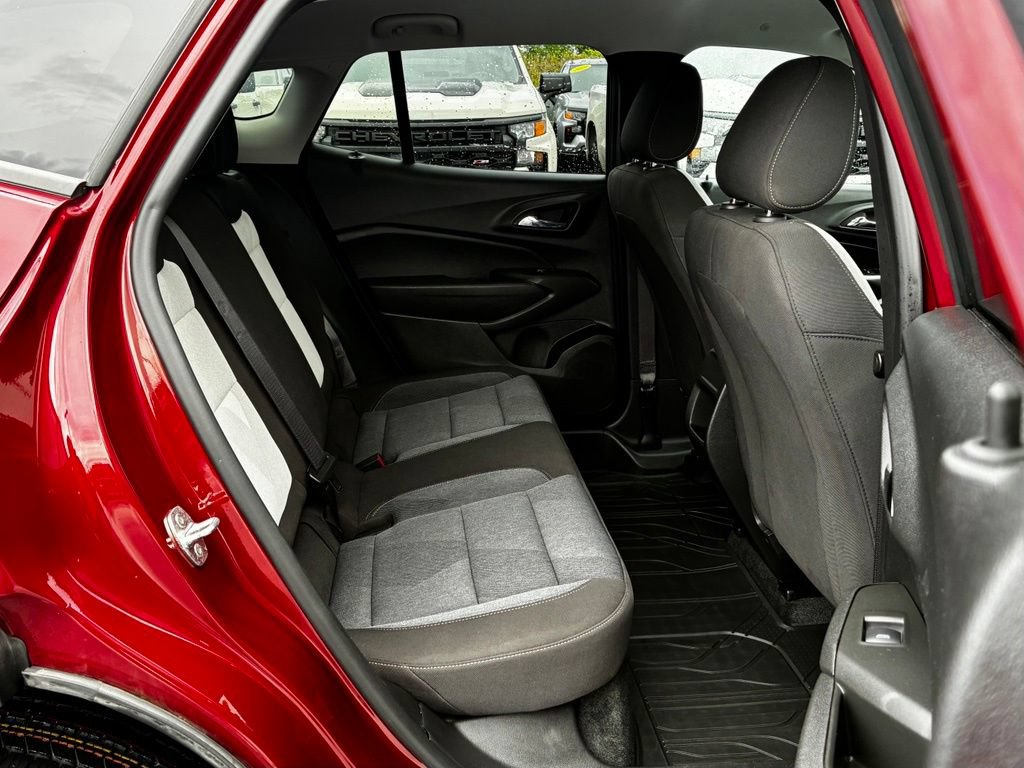 Used 2024 Chevrolet Trax LS w/ LS Convenience Package FWD image 27
