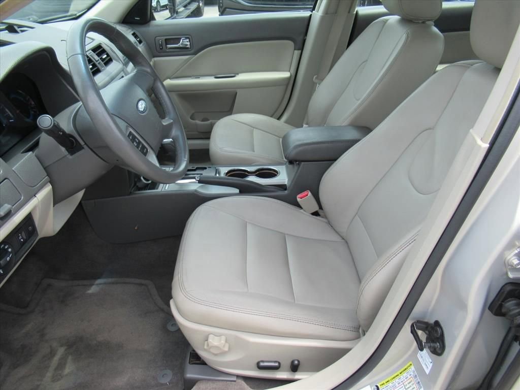 Used 2010 Ford Fusion SEL FWD image 17