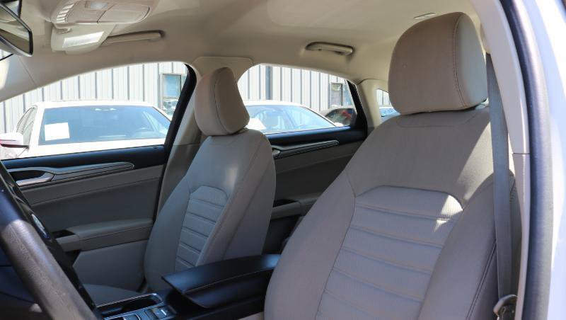Used 2020 Ford Fusion SE w/ Fleet SE Value Package FWD image 9