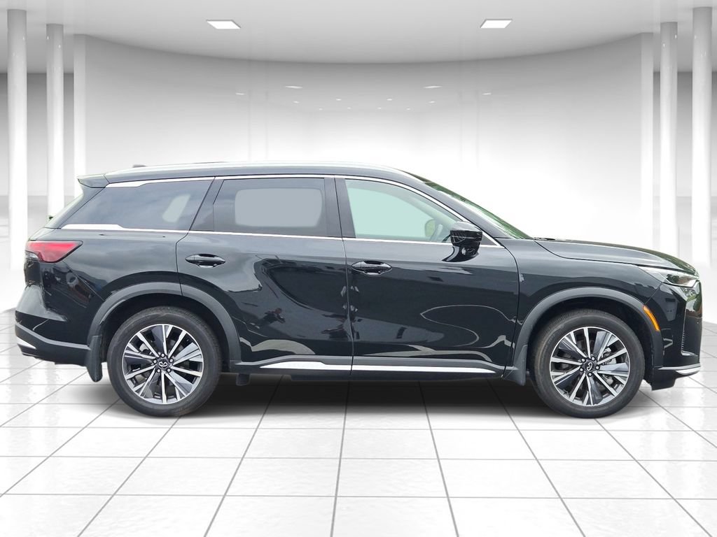 Used 2026 INFINITI QX60 Luxe w/ Cargo Package FWD image 2