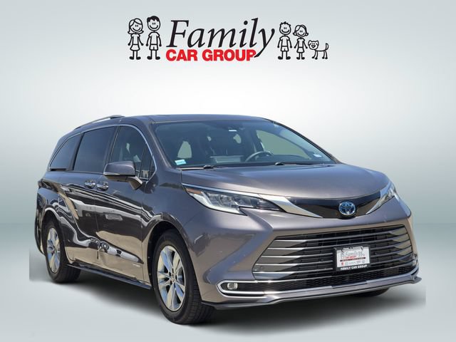 Certified 2021 Toyota Sienna Limited FWD image 2