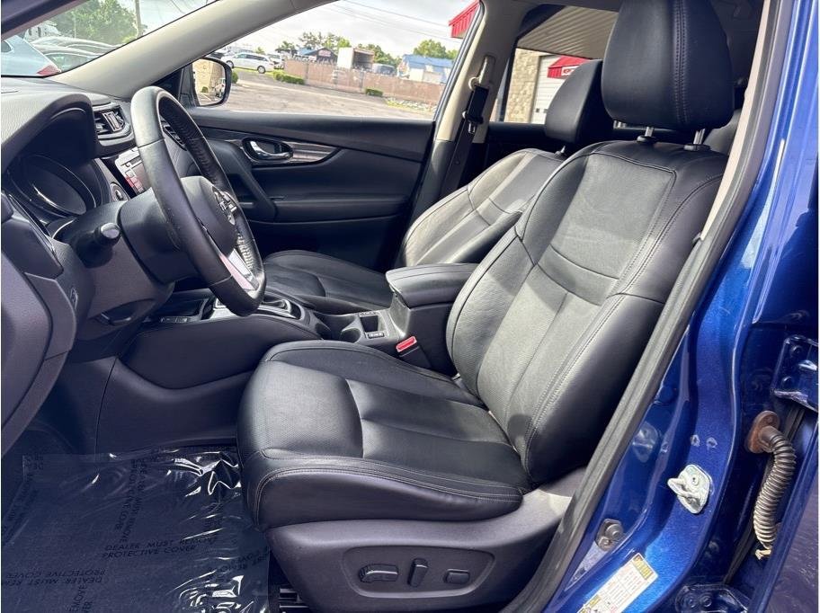 Used 2018 Nissan Rogue SL w/ Premium Package image 13