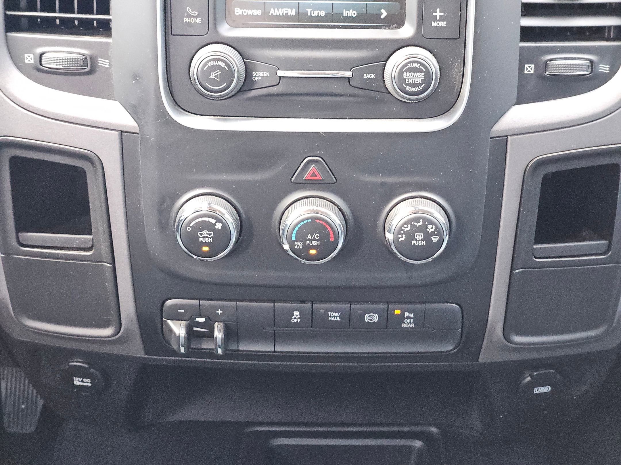 Used 2016 RAM 3500 Tradesman w/ Chrome Appearance Group AWD/4WD image 19
