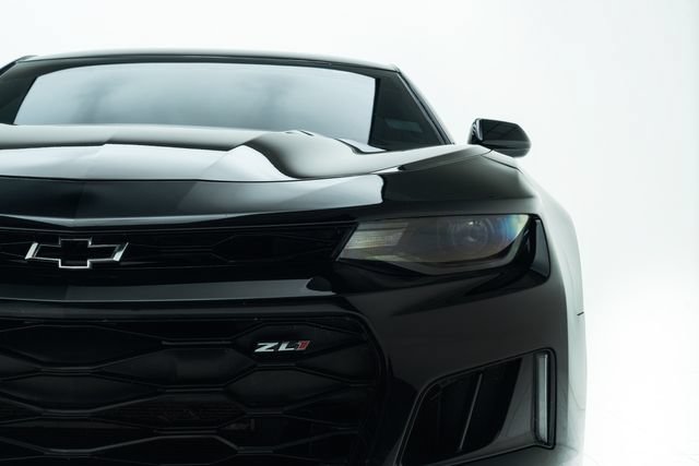 Used 2019 Chevrolet Camaro ZL1 RWD image 7