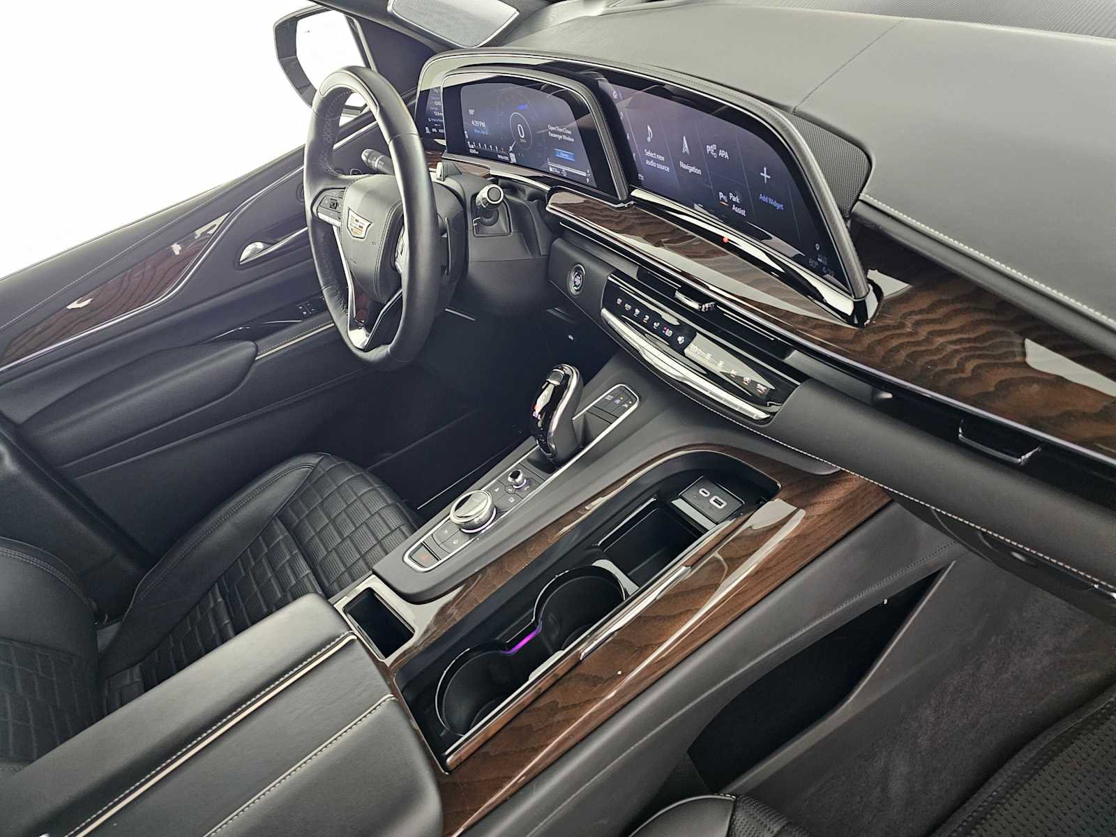 Used 2024 Cadillac Escalade ESV Premium Luxury Platinum AWD/4WD image 11