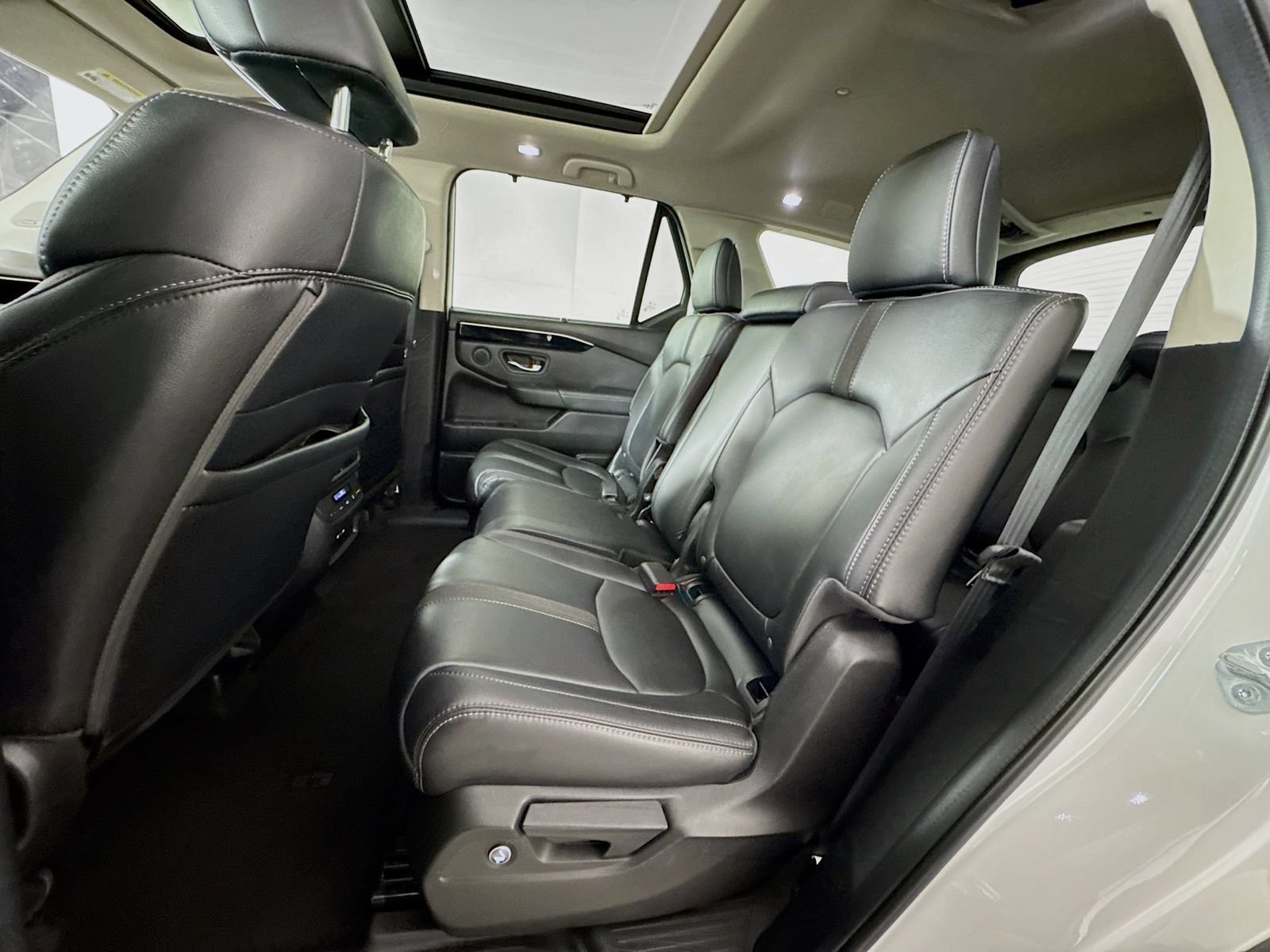 Used 2023 Honda Pilot Touring image 24