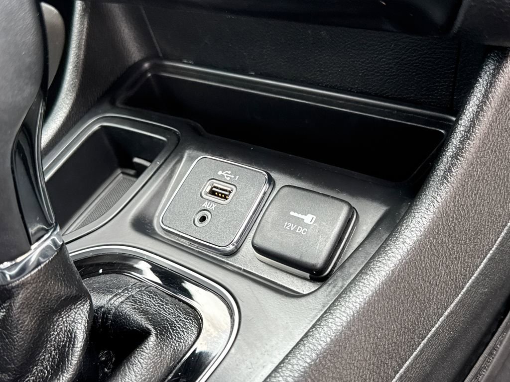 Used 2020 Jeep Cherokee Latitude Plus image 15