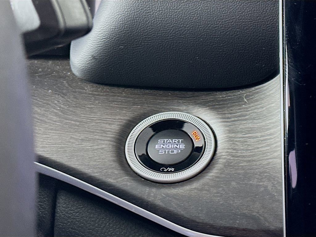 Certified 2025 Jeep Grand Cherokee L Limited image 23