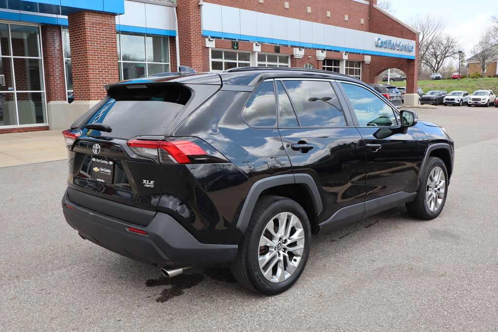 Used 2020 Toyota RAV4 XLE Premium image 35
