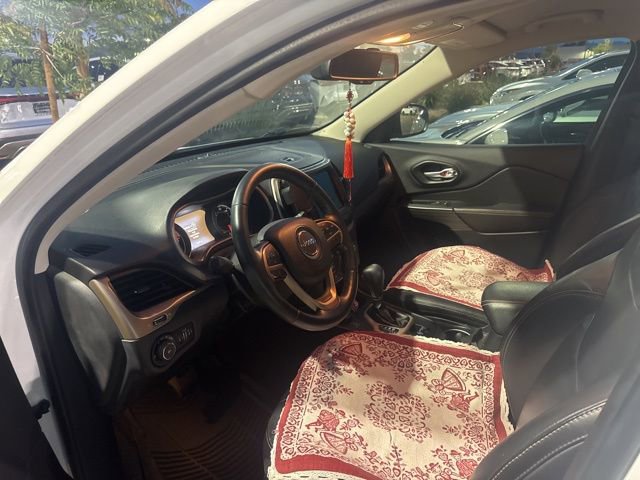 Used 2016 Jeep Cherokee Limited AWD/4WD image 4