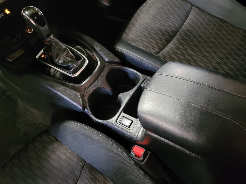 Used 2018 Nissan Rogue SV w/ Premium Package image 26