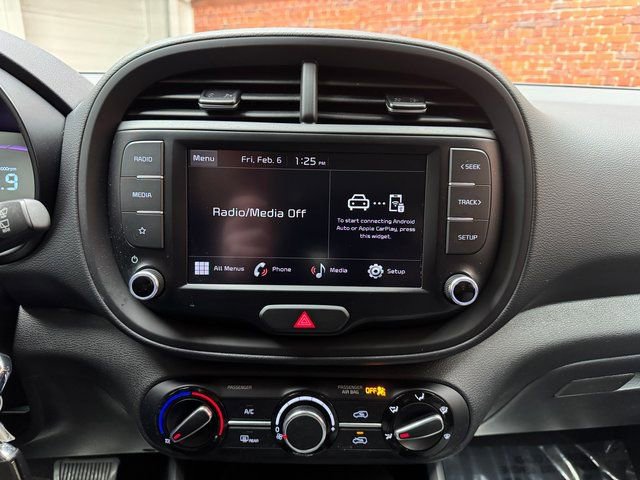 Used 2023 Kia Soul LX w/ LX Technology Package image 18