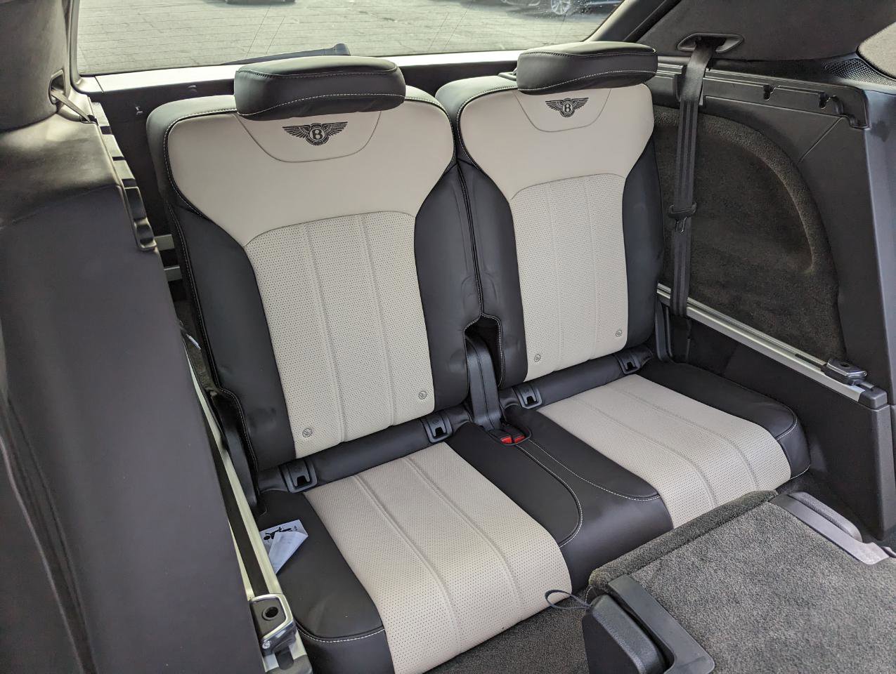 Used 2018 Bentley Bentayga Onyx Edition AWD/4WD image 43