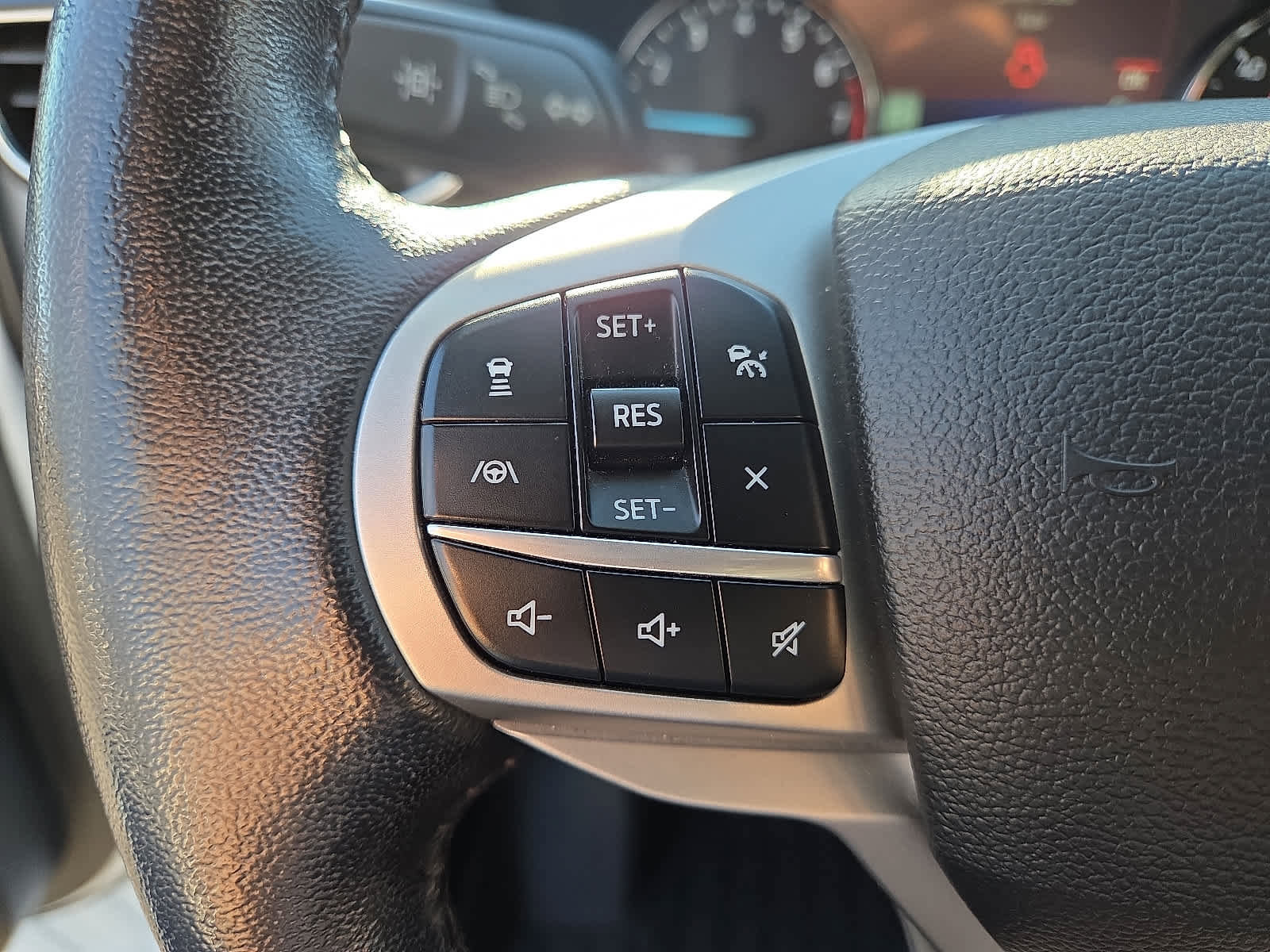 Used 2022 Ford Explorer Limited w/ Equipment Group 301A image 22