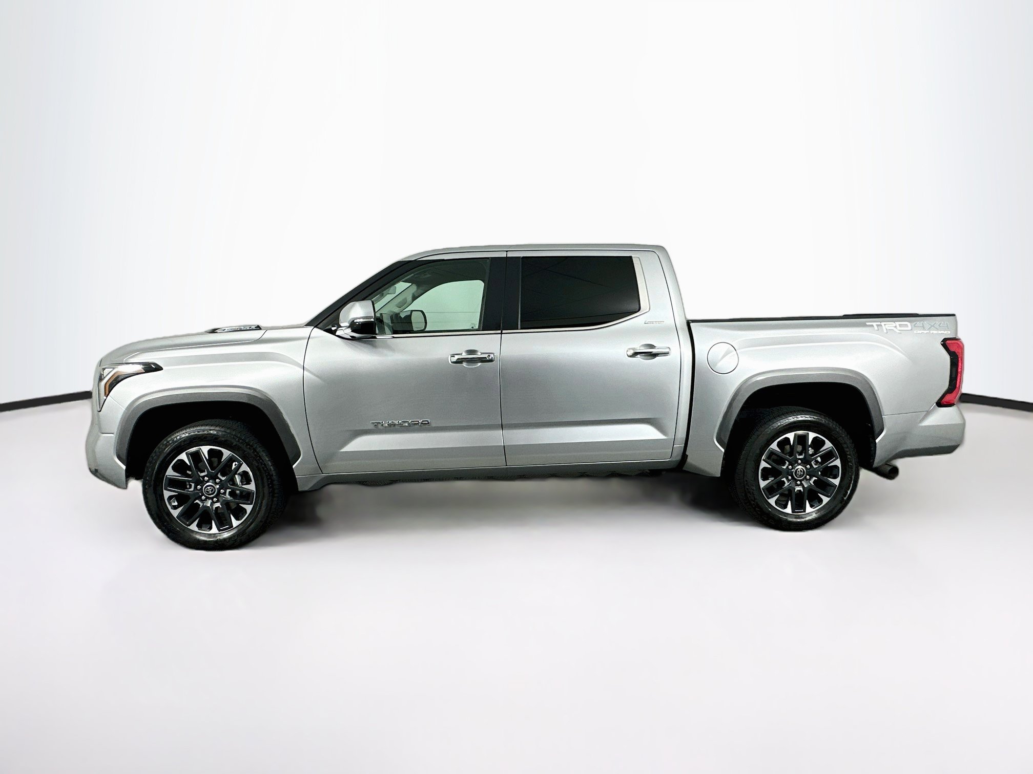 Used 2024 Toyota Tundra Limited AWD/4WD image 4
