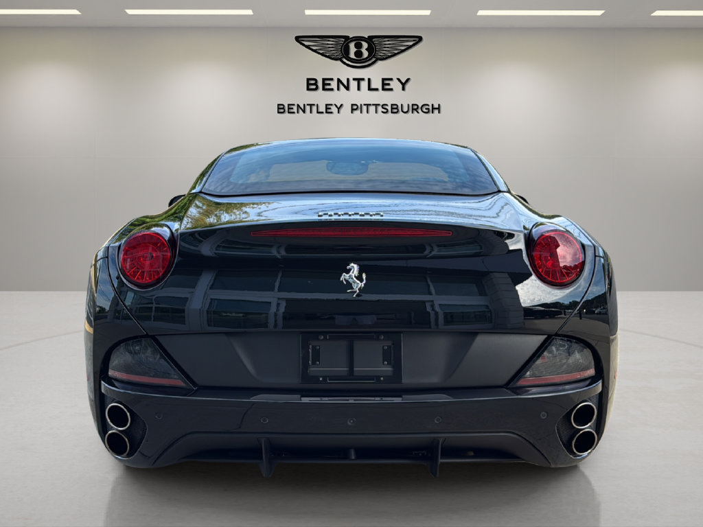 Used 2012 Ferrari California RWD image 14
