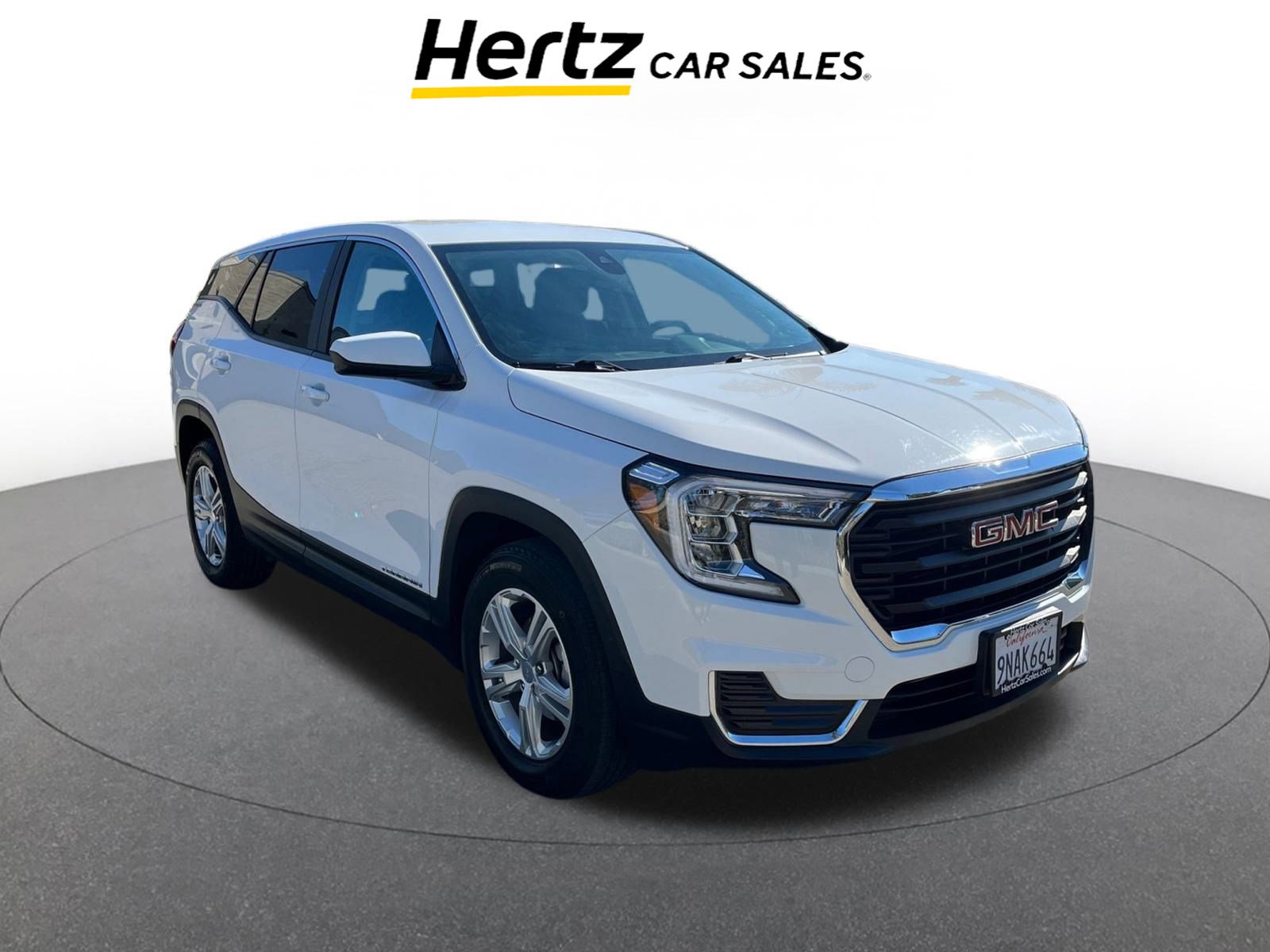Used 2024 GMC Terrain SLE image 1