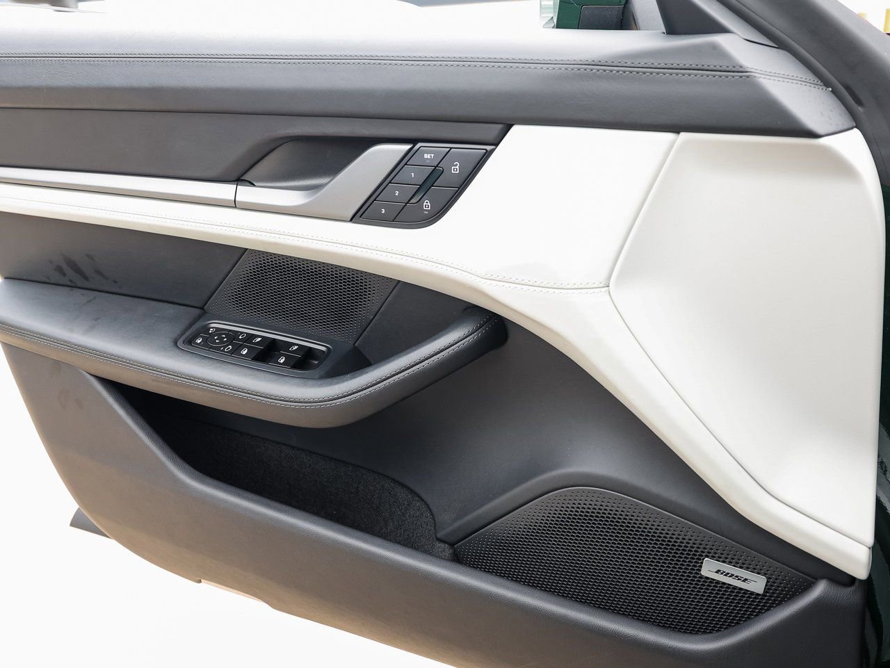 Certified 2025 Porsche Taycan 4 Cross Turismo image 23