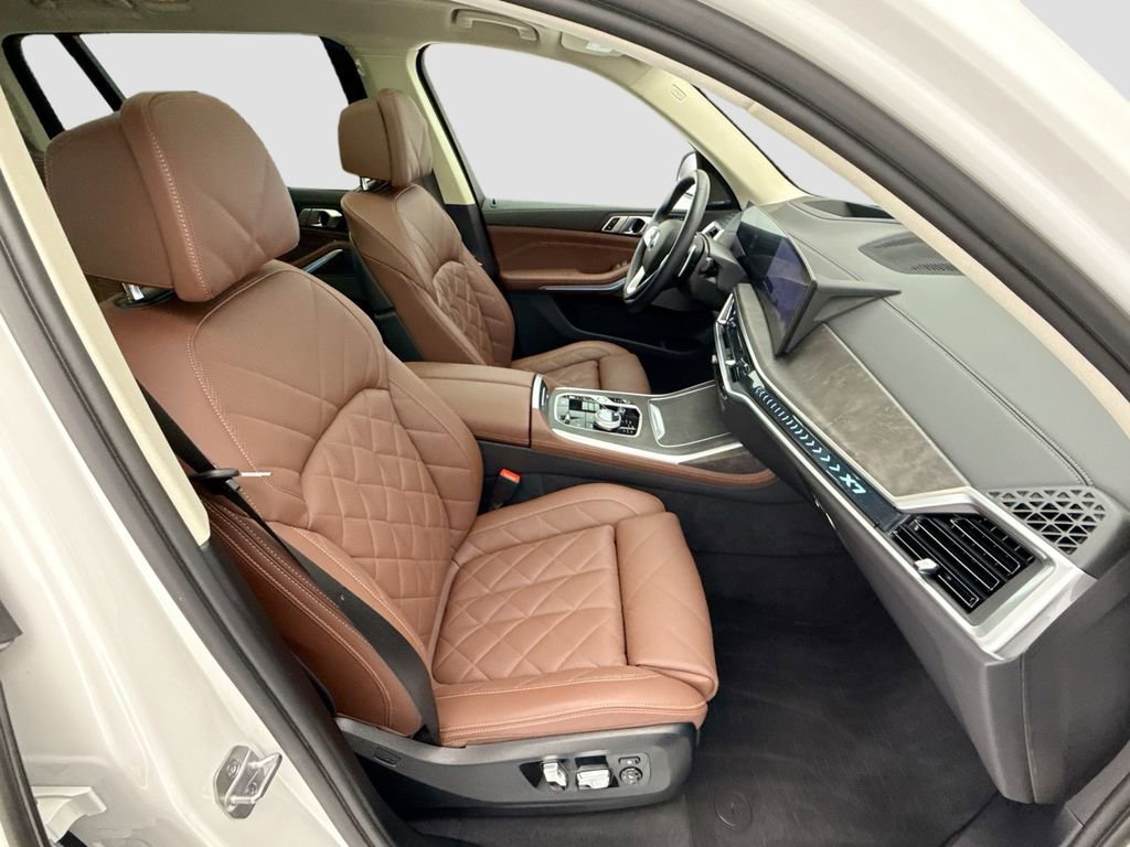 Used 2024 BMW X7 xDrive40i AWD/4WD image 19