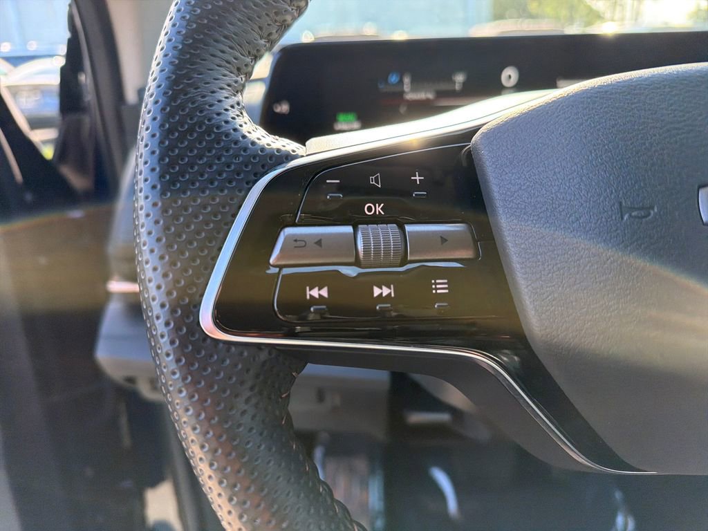 Used 2024 Nissan Ariya AWD image 21
