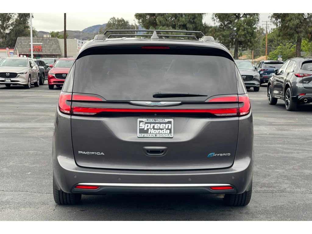 Used 2021 Chrysler Pacifica Touring w/ Uconnect Theater Family Group image 4