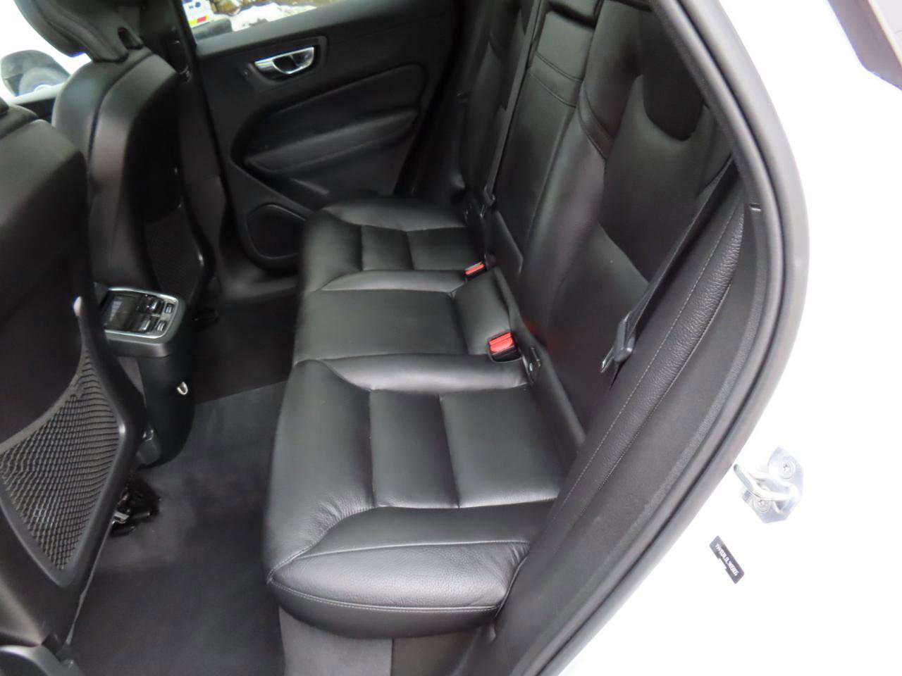 Used 2020 Volvo XC60 T5 Inscription w/ Protection Package image 8