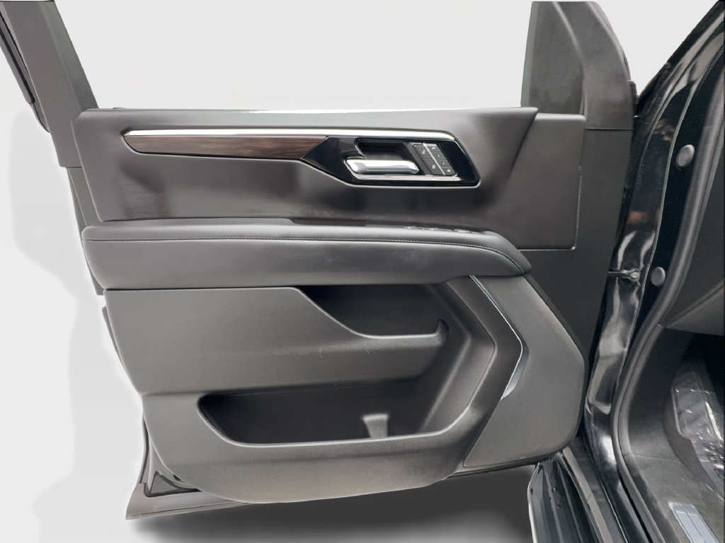 Used 2025 Chevrolet Tahoe LT RWD image 25