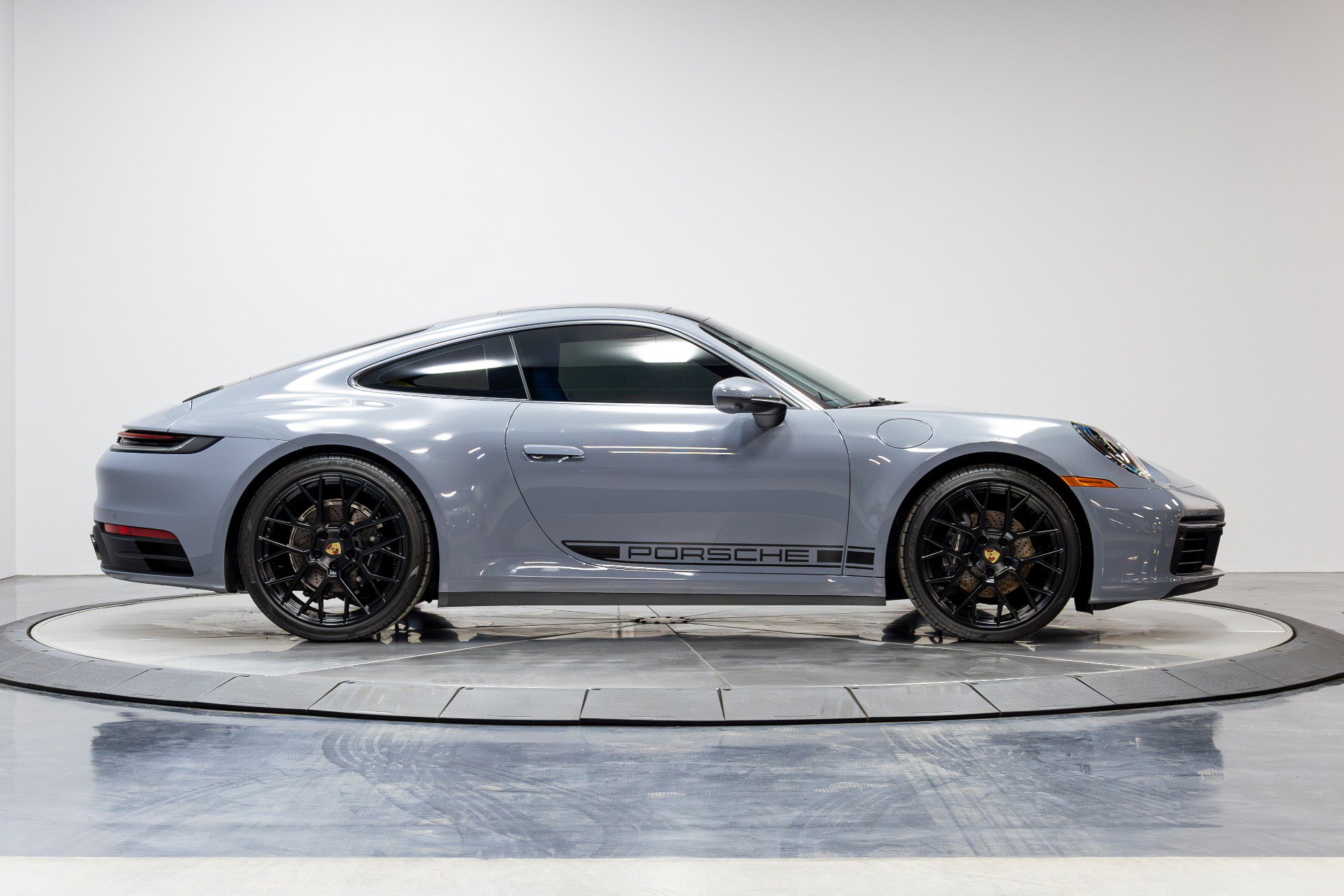 Used 2024 Porsche 911 Carrera image 20