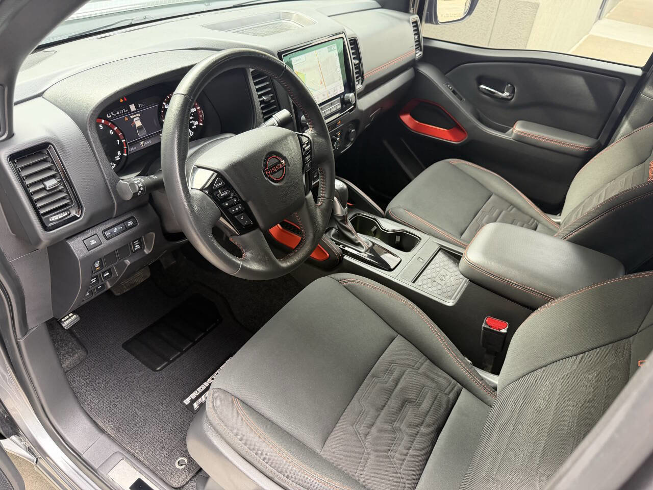 Used 2023 Nissan Frontier PRO-4X w/ Pro Convenience Package image 16