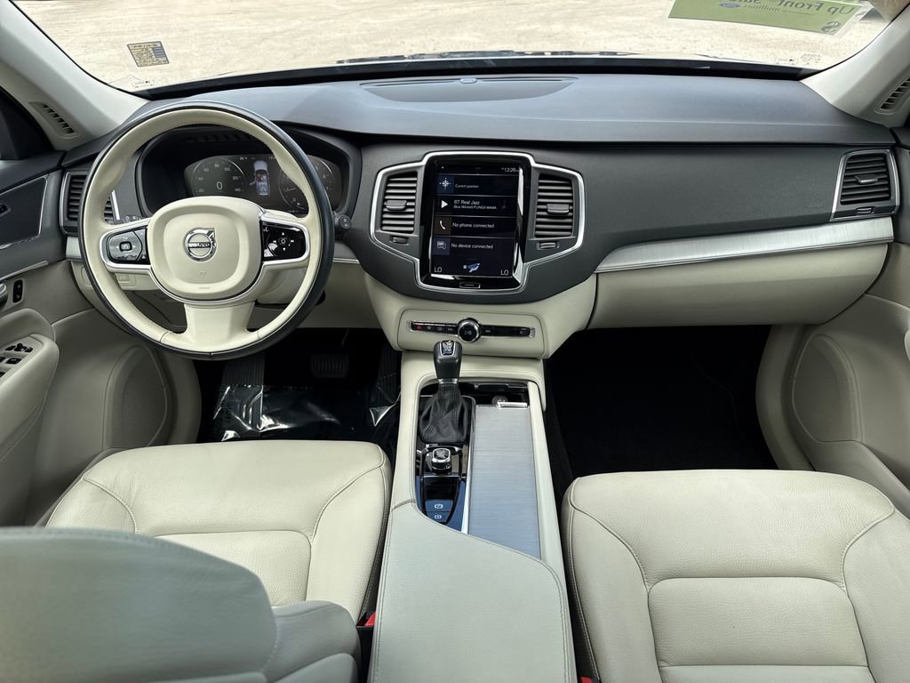 Used 2022 Volvo XC90 T5 Momentum w/ Protection Package Premier image 5