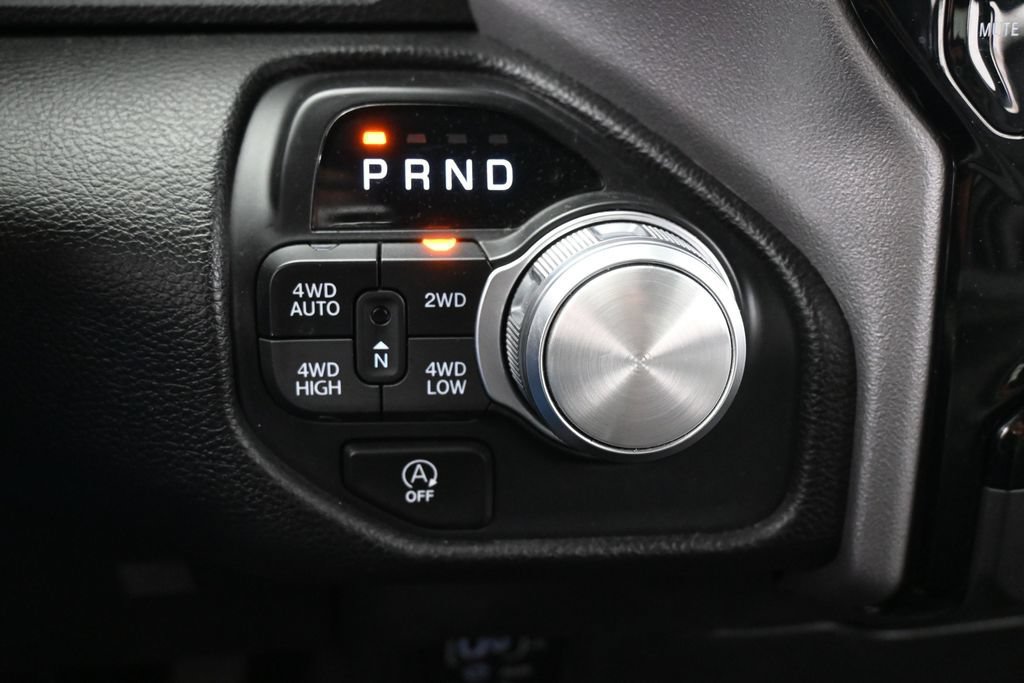 Used 2025 RAM 1500 Laramie AWD/4WD image 34
