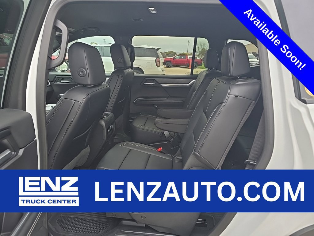 Used 2026 GMC Acadia Elevation w/ Elevation Premium Package AWD/4WD image 17