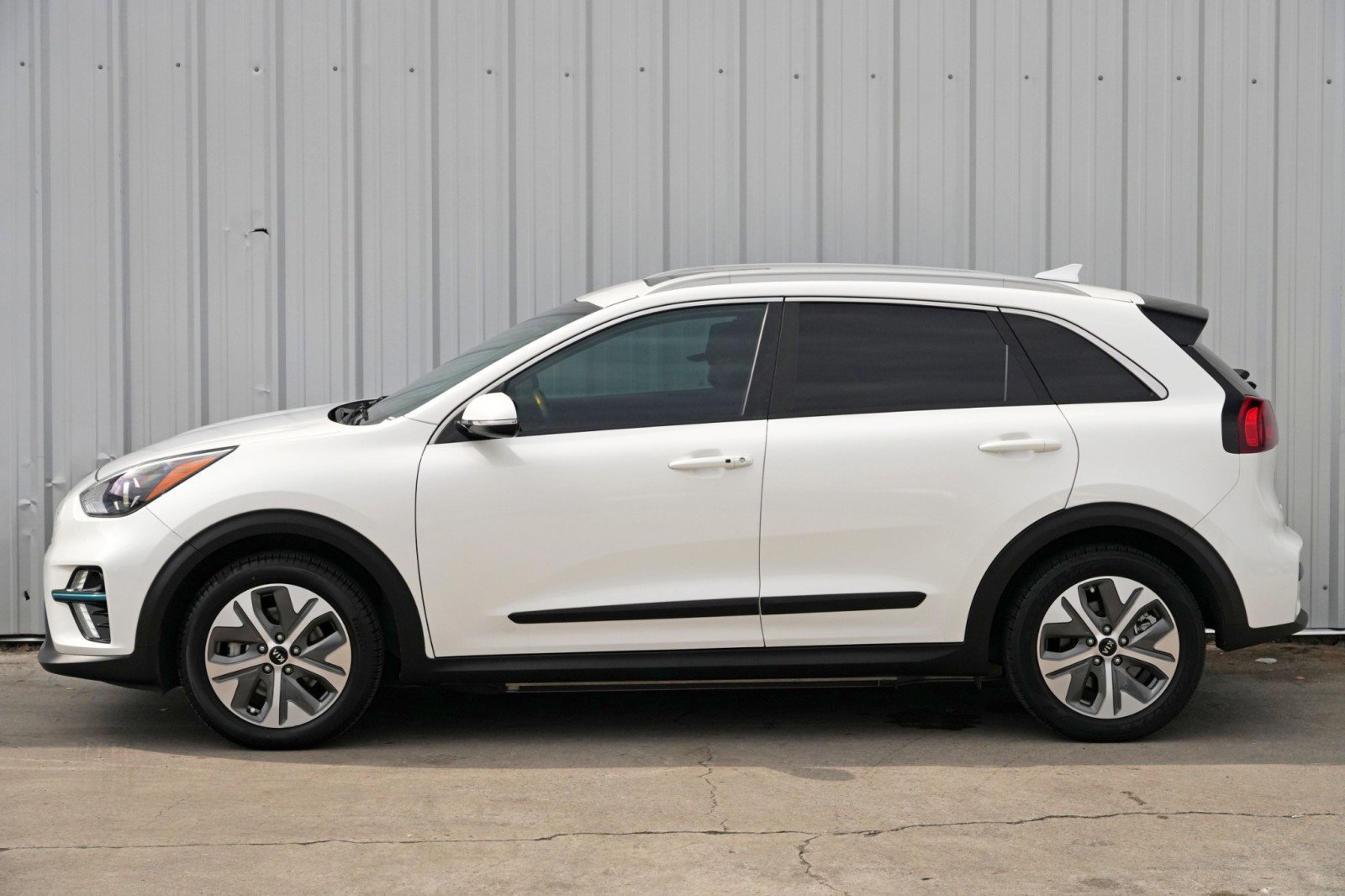 Used 2020 Kia Niro EX Premium w/ Cold Weather Package image 46