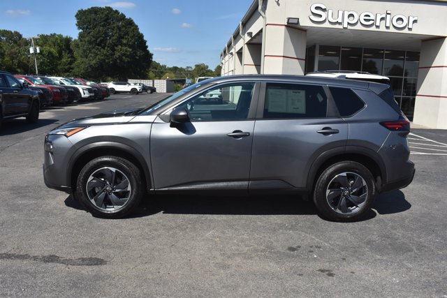Used 2024 Nissan Rogue SV FWD image 9