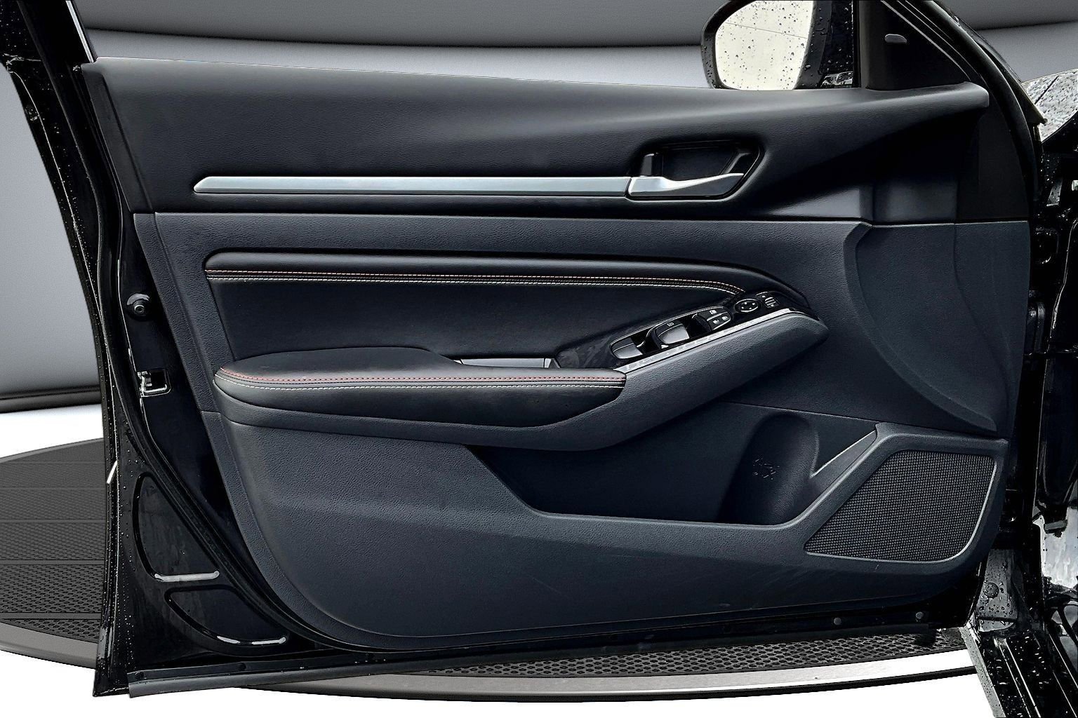 Used 2023 Nissan Altima 2.5 SR w/ SR Premium Package AWD/4WD image 19