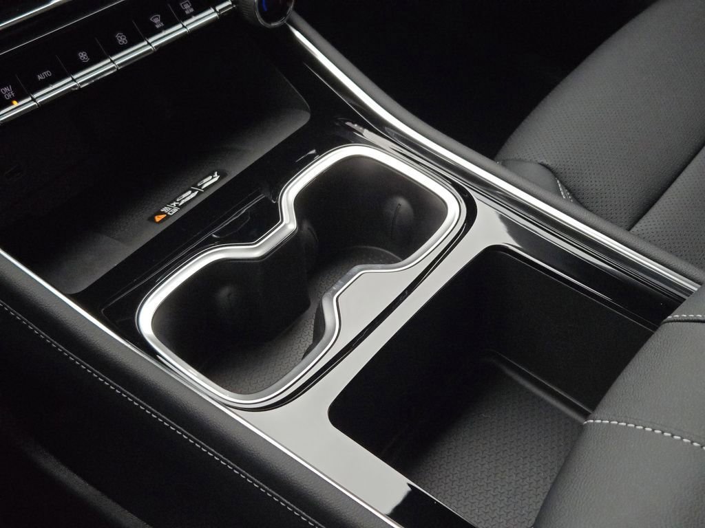 New 2026 Chevrolet Traverse LT w/ Enhanced Driving Package FWD image 11