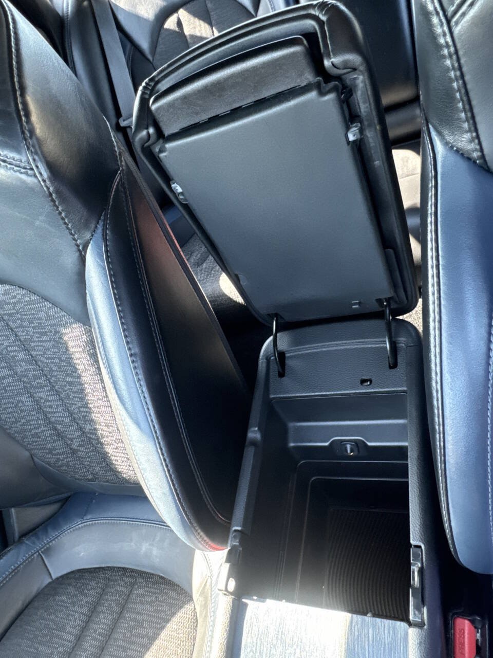 Used 2015 Chrysler 200 S w/ Navigation & Sound Group I FWD image 23