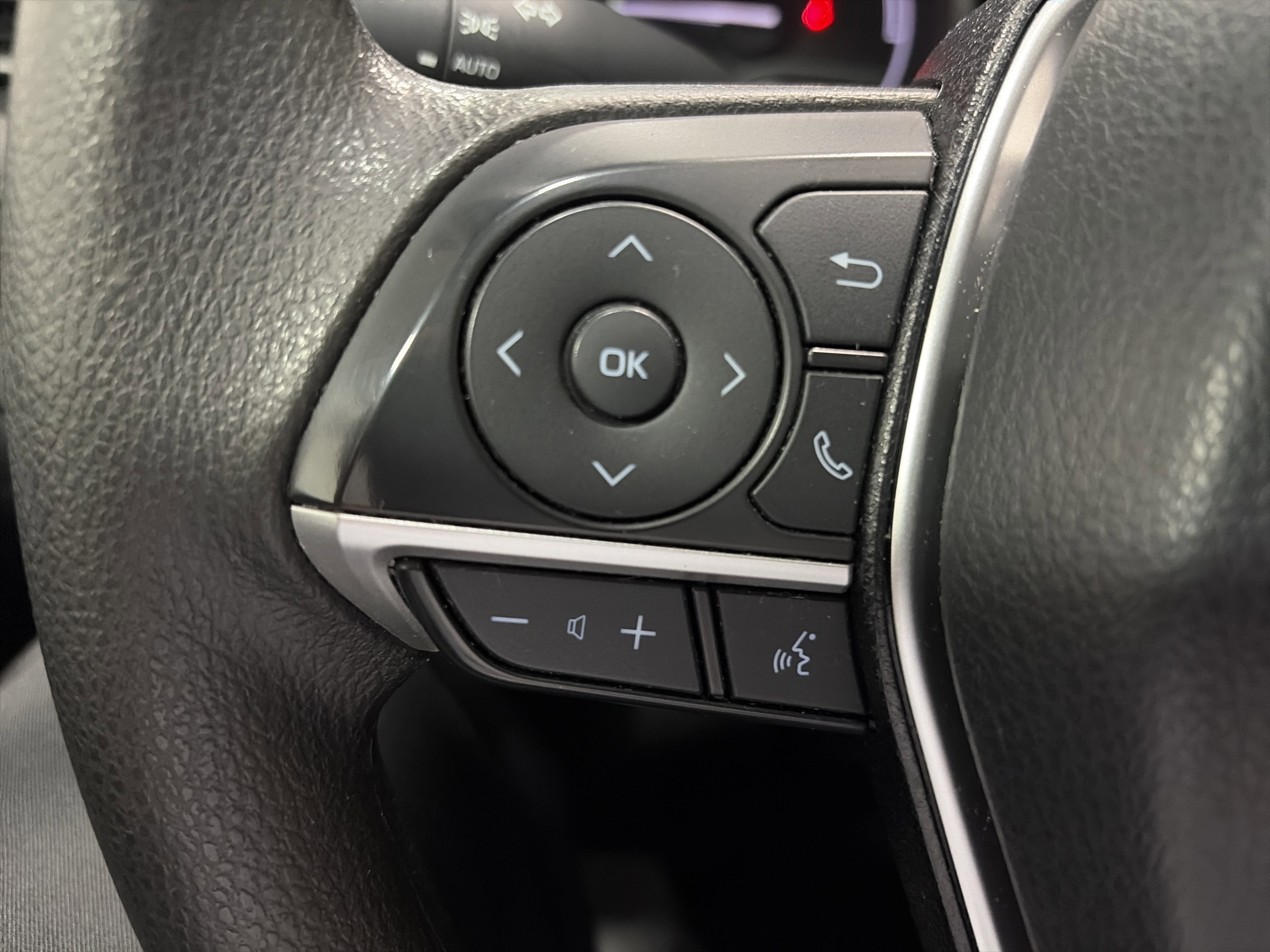 Used 2023 Toyota Camry LE image 15