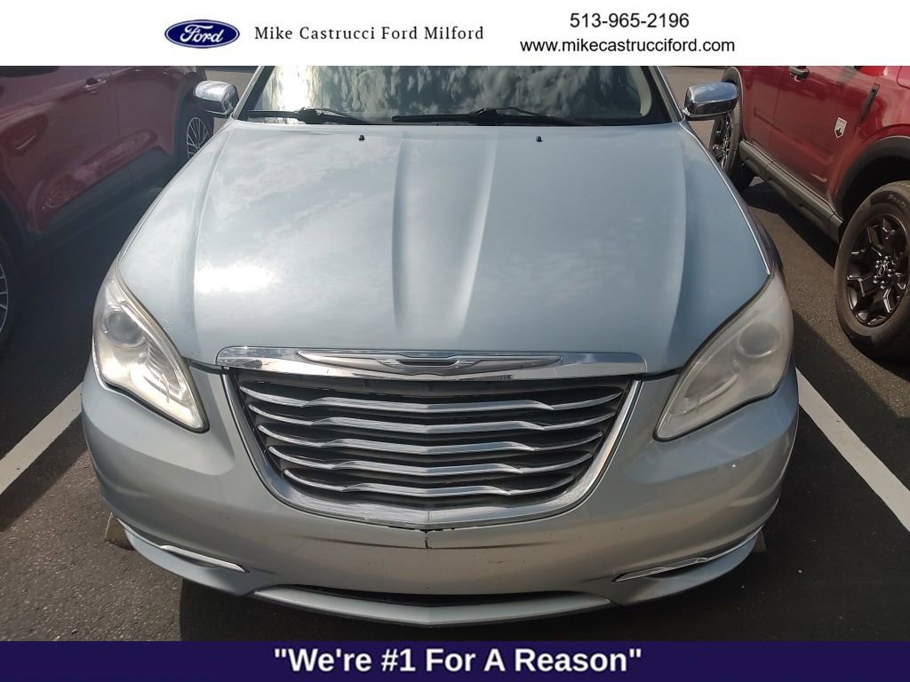Used 2013 Chrysler 200 Limited image 3