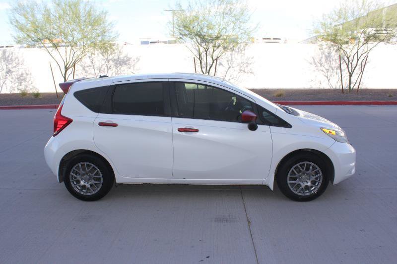 Used 2016 Nissan Versa Note SV FWD image 4